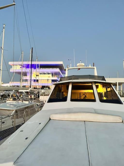 Noche Insolita En Yate De 16M A 2 Minutos De La Playa Valencia Luaran gambar