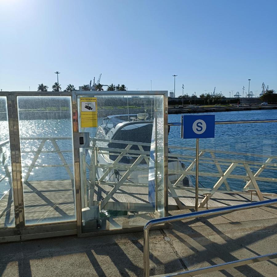 Noche Insolita En Yate De 16M A 2 Minutos De La Playa Valencia Luaran gambar